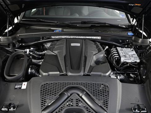 New 2026 Porsche Macan GTS image 32