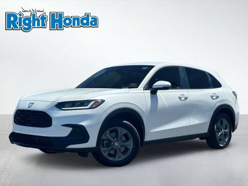 Certified 2026 Honda HR-V LX image 2