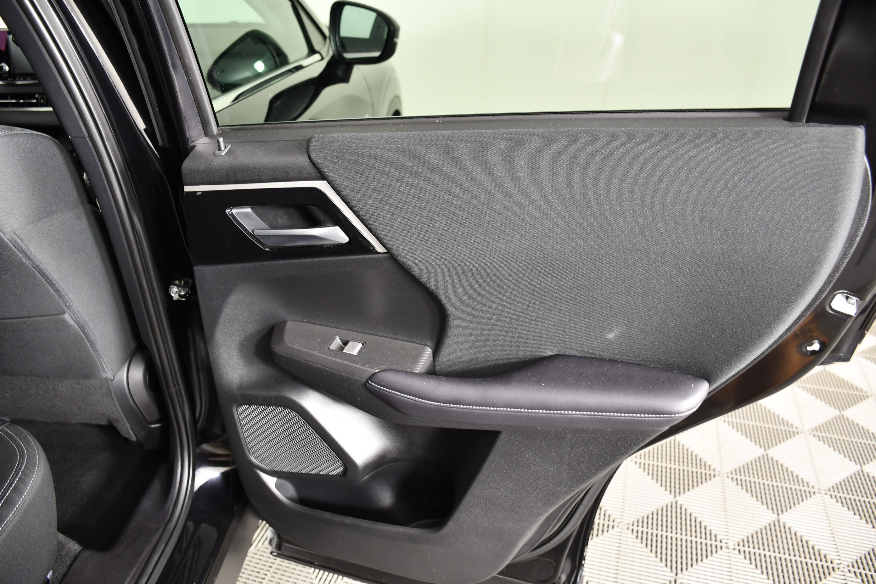 Used 2025 Mitsubishi Outlander ES AWD/4WD image 41