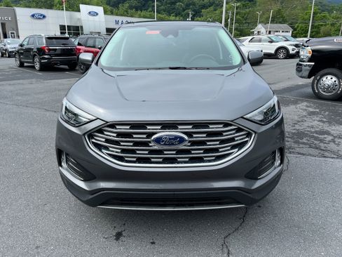 Certified 2022 Ford Edge SEL w/ Convenience Package AWD/4WD image 3