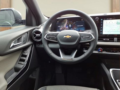 New 2027 Chevrolet Equinox LT w/ Convenience Package II FWD image 23
