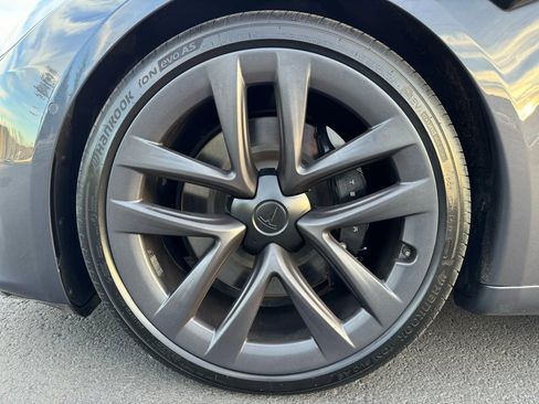 Used 2022 Tesla Model S image 19