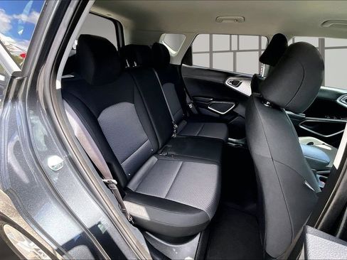 Used 2025 Kia Soul LX w/ LX Technology Package FWD image 29