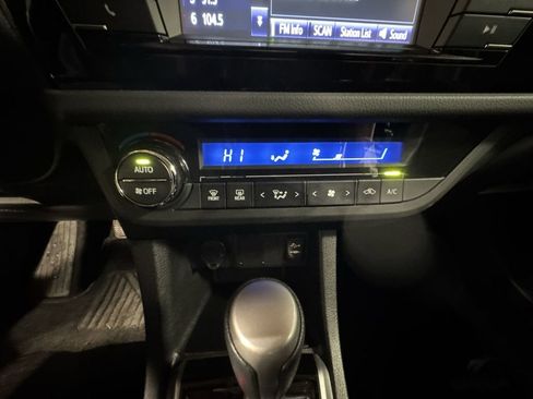 Used 2015 Toyota Corolla S image 25