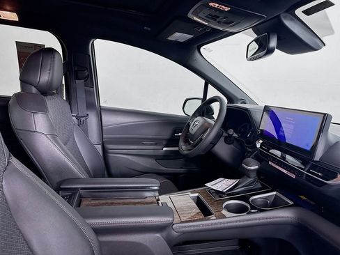 New 2026 Toyota Sienna Limited image 32