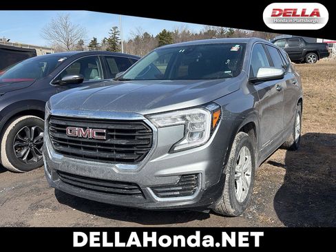 Used 2024 GMC Terrain SLE image 1