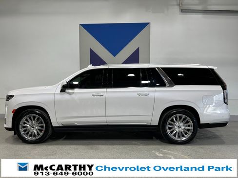 Used 2023 Cadillac Escalade ESV Premium Luxury w/ Performance Package image 8