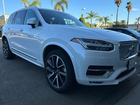 Used 2024 Volvo XC90 B5 Plus AWD/4WD image 2