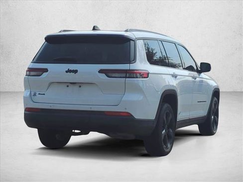 Used 2023 Jeep Grand Cherokee L Laredo AWD/4WD image 5