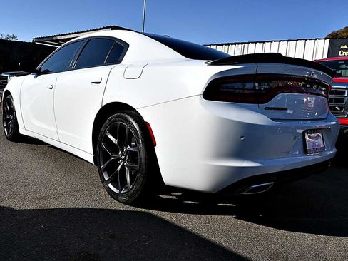 Used 2019 Dodge Charger SXT w/ Plus Group RWD image 5