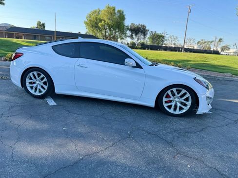 Used 2015 Hyundai Genesis 3.8 RWD image 28