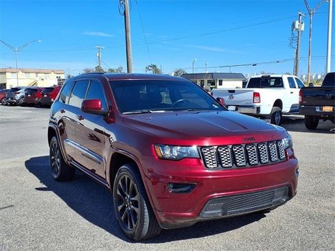 Used 2022 Jeep Grand Cherokee Laredo X image 21