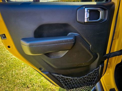 Used 2018 Jeep Wrangler Unlimited Rubicon w/ LED Lighting Group image 28