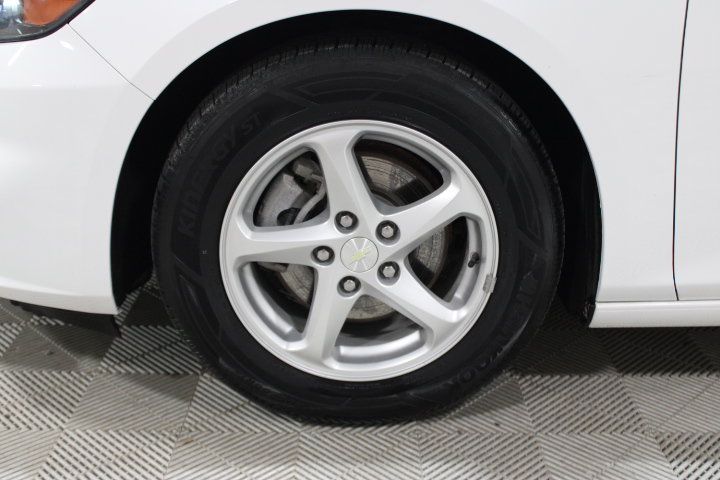 Used 2017 Chevrolet Malibu LS FWD image 34