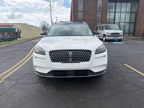 Used 2021 Lincoln Corsair AWD w/ Premium Package image 2