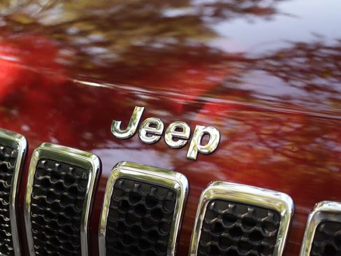 Used 2020 Jeep Cherokee Limited AWD/4WD image 35