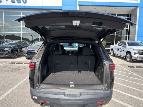 Used 2022 Chevrolet Traverse LT FWD image 14