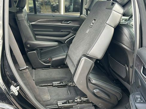 Used 2023 Jeep Grand Cherokee L Limited w/ Luxury Tech Group II image 32