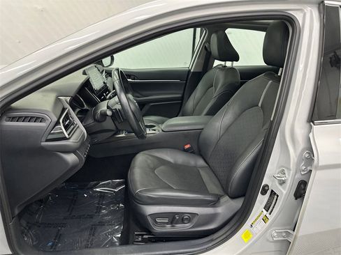 Used 2024 Toyota Camry XSE image 9