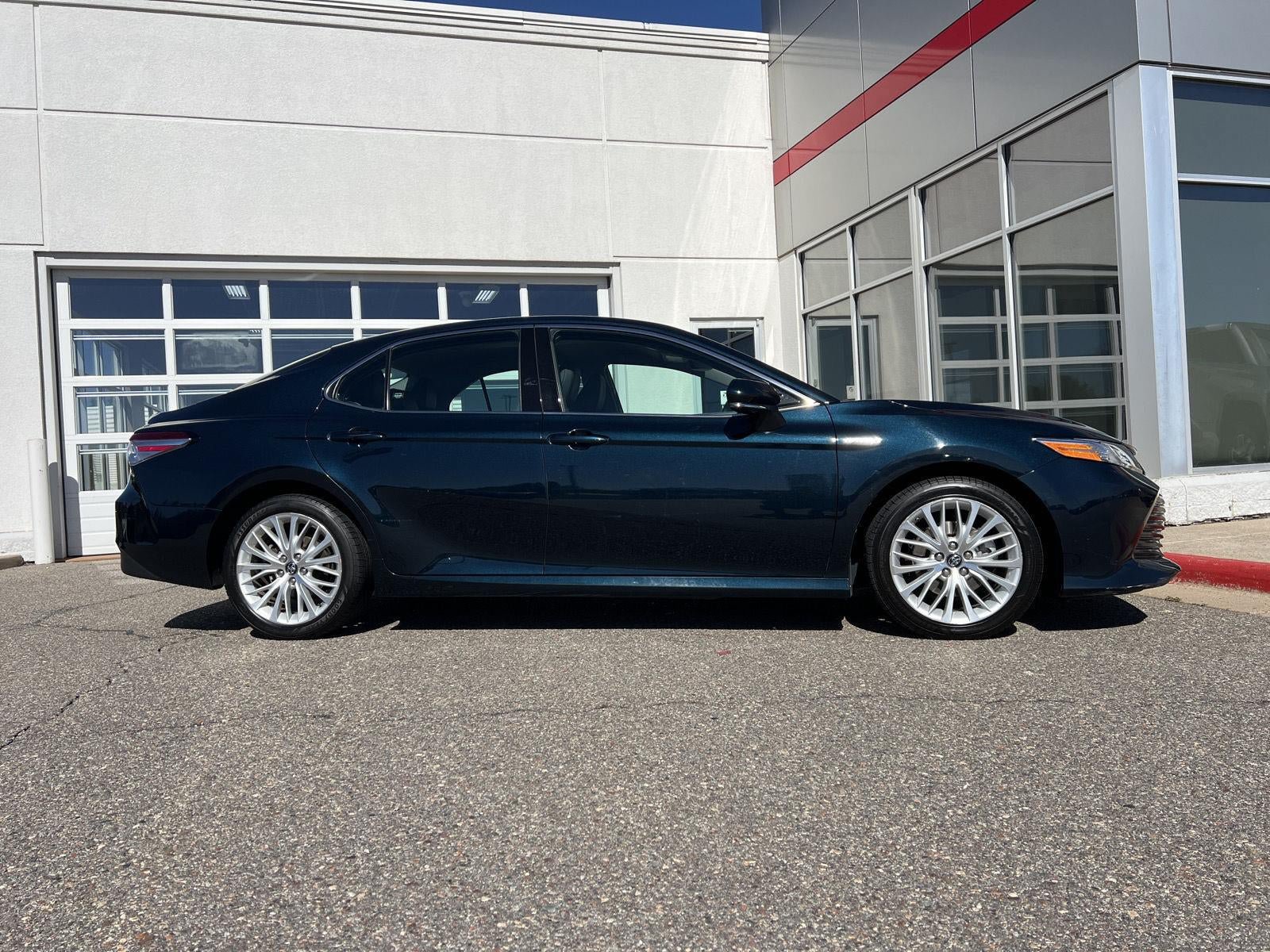 Used 2019 Toyota Camry XLE FWD image 29