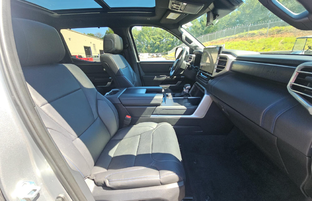 Used 2024 Toyota Tundra Platinum AWD/4WD image 9