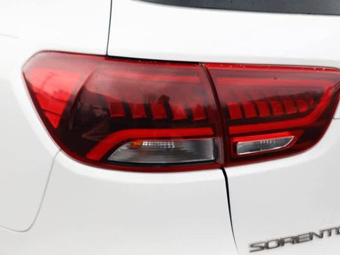 Used 2019 Kia Sorento SX image 20