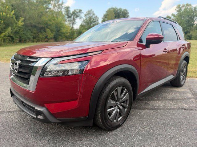 Used 2023 Nissan Pathfinder SV AWD/4WD image 2