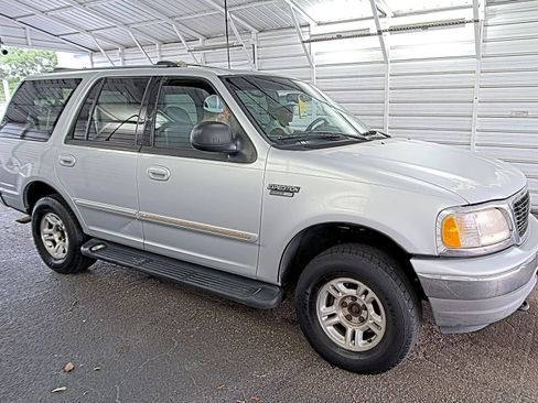 Used 2000 Ford Expedition XLT AWD/4WD image 2