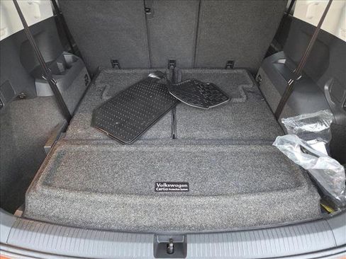 Used 2018 Volkswagen Tiguan SE image 6