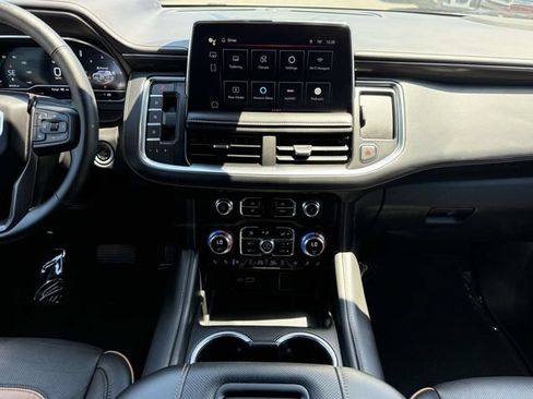 Certified 2024 GMC Yukon AT4 w/ Technology Package AWD/4WD image 17