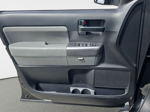 Used 2019 Toyota Sequoia SR5 w/ Premium Package RWD image 31