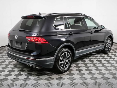 Used 2020 Volkswagen Tiguan SE image 3