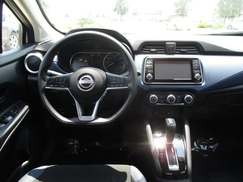 Used 2025 Nissan Versa SV FWD image 14