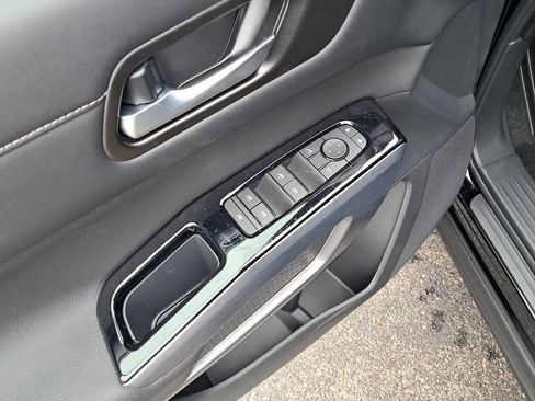 New 2025 Nissan Pathfinder SL w/ SL Premium Package image 12