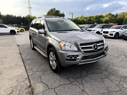 Used 2010 Mercedes-Benz GL 450 4MATIC w/ Premium 1 Pkg image 2