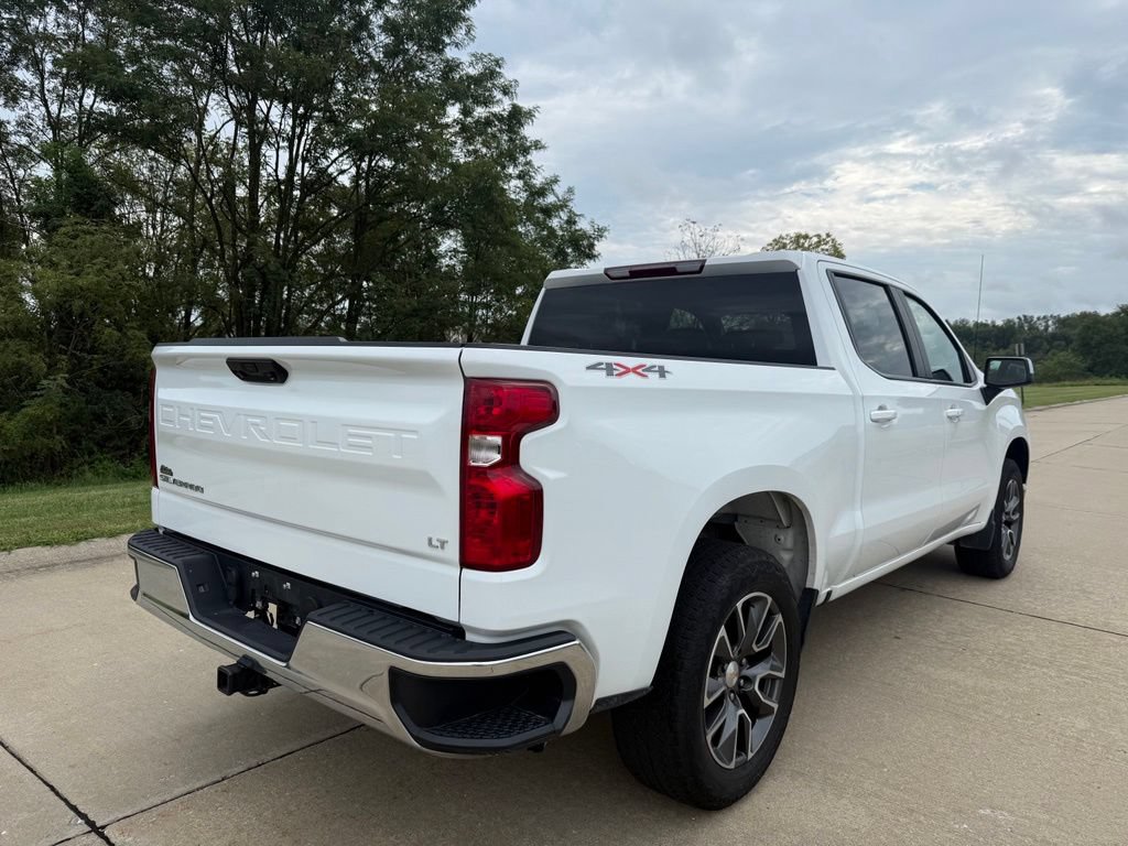 Used 2024 Chevrolet Silverado 1500 LT AWD/4WD image 3