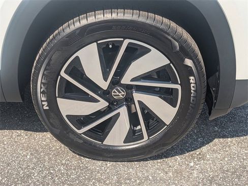 New 2026 Volkswagen Atlas SE image 11