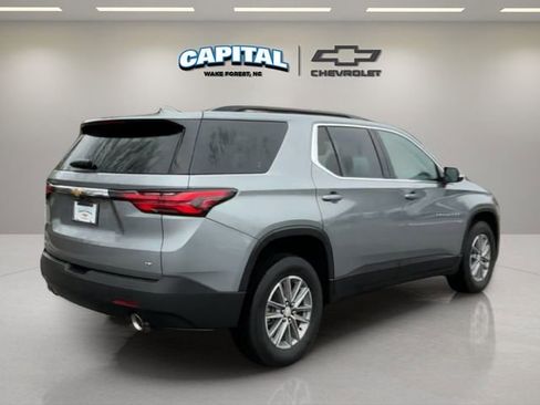 Used 2023 Chevrolet Traverse LT image 5