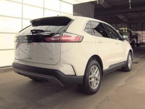 Used 2024 Ford Edge SEL w/ Convenience Package AWD/4WD image 5