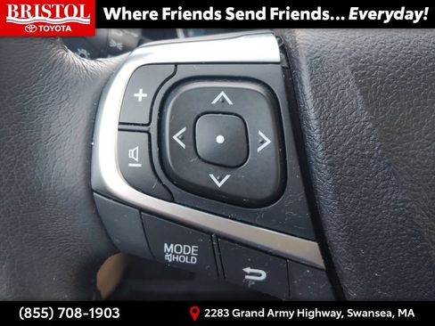 Used 2017 Toyota Camry XLE w/ Moonroof Package FWD image 30