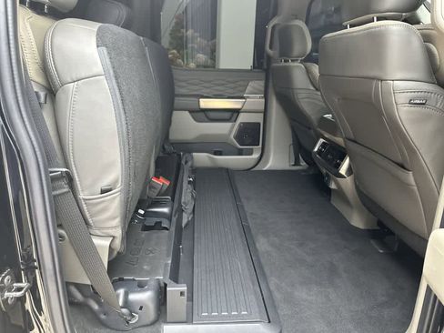 Used 2025 Ford F450 Platinum w/ Platinum Plus Package image 27