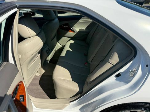 Used 2011 Toyota Camry XLE w/ XLE Extra-Value Pkg #2 FWD image 10