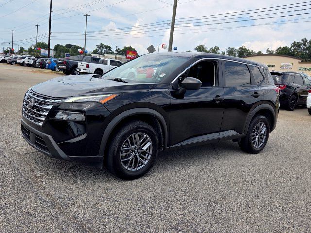 Used 2024 Nissan Rogue S AWD/4WD image 3