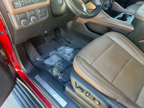 Used 2021 Chevrolet Tahoe High Country w/ Premium Package RWD image 19