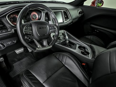 Used 2015 Dodge Challenger SRT Hellcat image 19