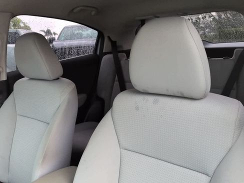 Used 2021 Honda HR-V LX image 8