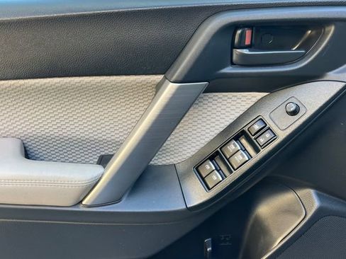 Used 2018 Subaru Forester 2.5i Premium image 14