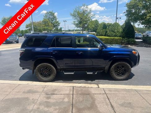Used 2022 Toyota 4Runner TRD Off-Road Premium w/ Moonroof Package AWD/4WD image 4