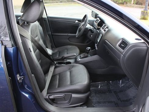 Used 2012 Volkswagen Jetta SE FWD image 17