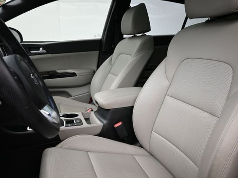 Used 2021 Kia Sportage S w/ S FWD Premium Package image 11